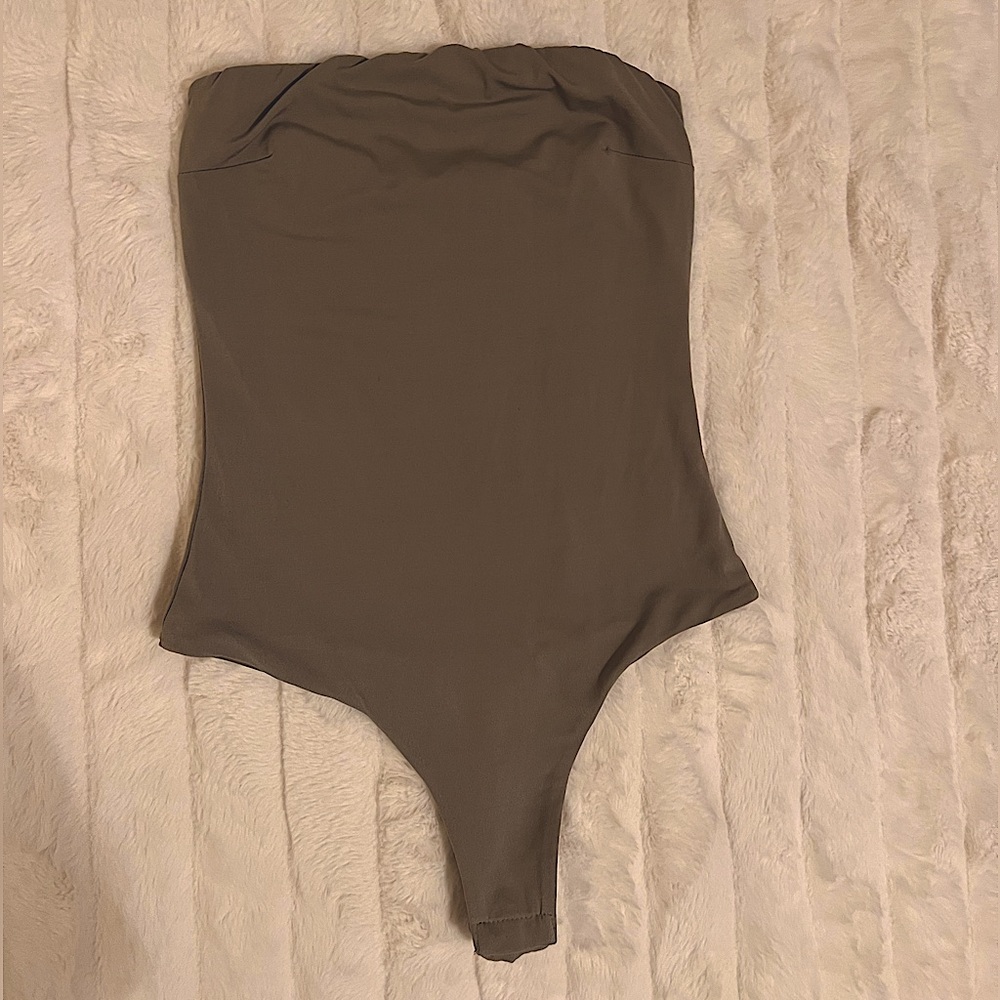Fashion nova Olive green strapless bodysuit